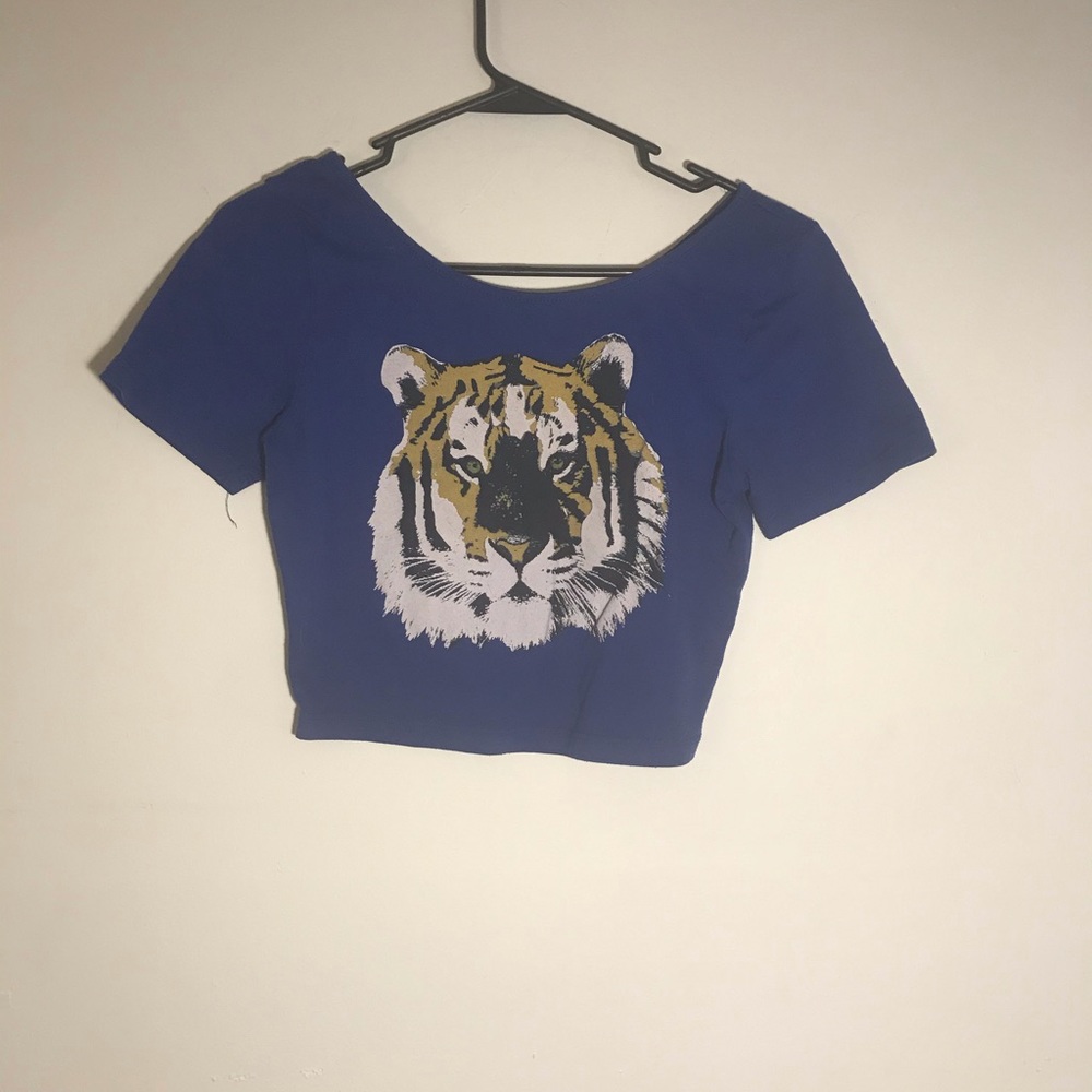 Blue short sleeve Tiger crop top